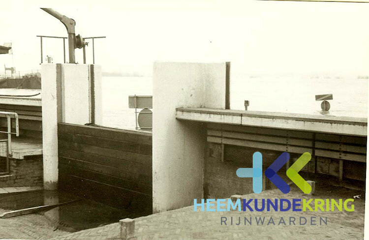 hoogwater RWS Coll.HK Rijnwaarden 1970