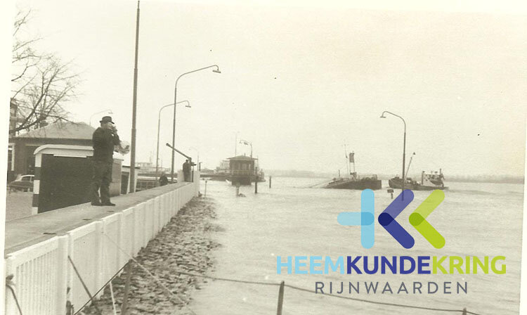 hoogwater RWS Coll.HK Rijnwaarden 1970