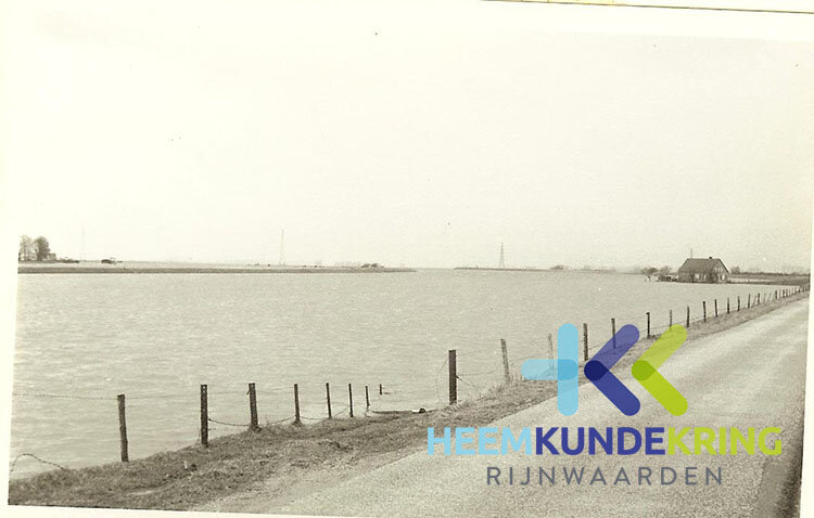 hoogwater RWS Coll.HK Rijnwaarden 1970