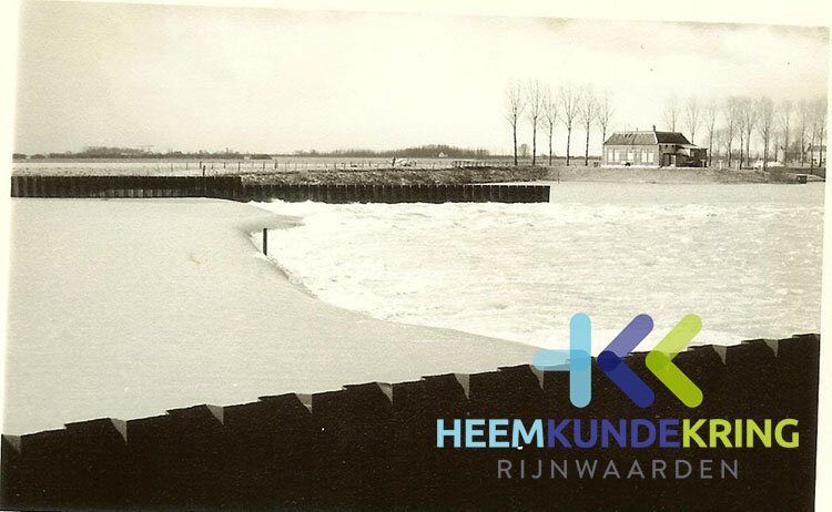 hoogwater RWS Coll.HK Rijnwaarden 1970