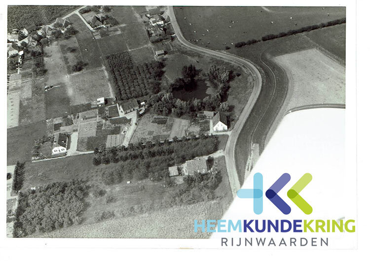 1975 Aerdt Luchtfoto Gerregat